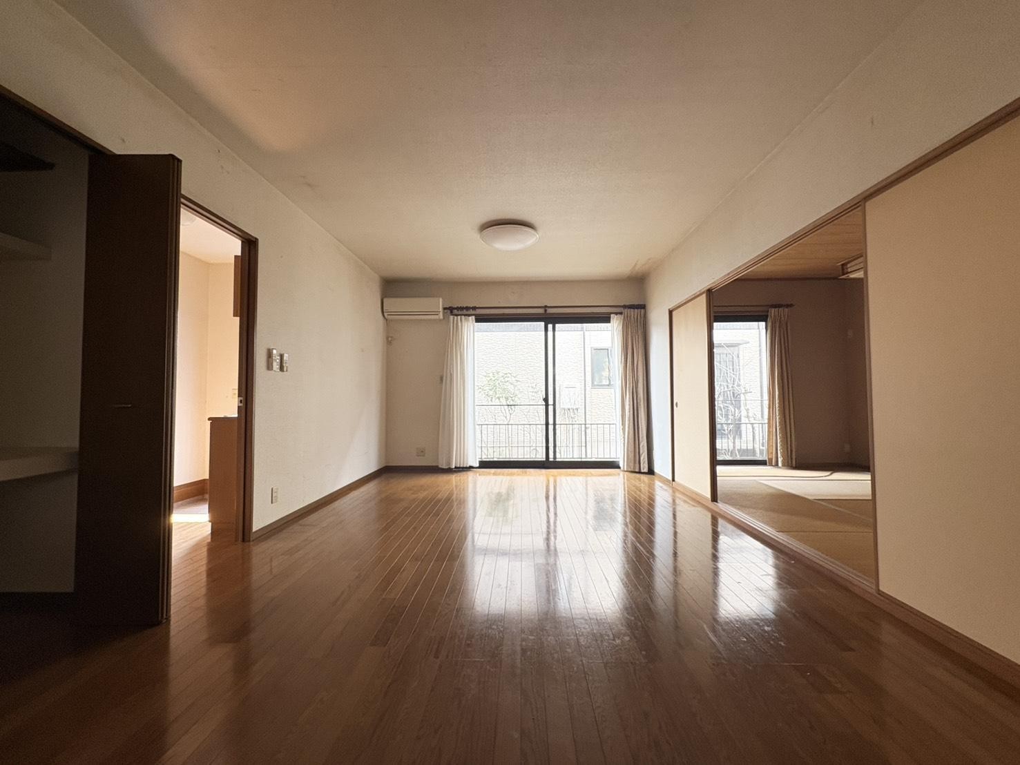 居室・リビング　壁紙張替予定