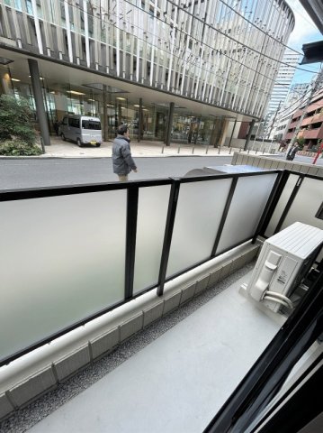 バルコニー　バルコニーからの眺めを楽しみながら食事をしませんか