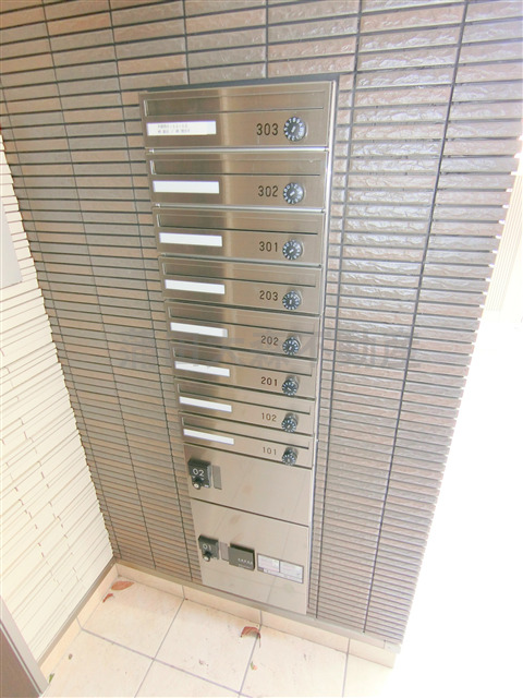 エントランス　メールボックス　宅配ボックス