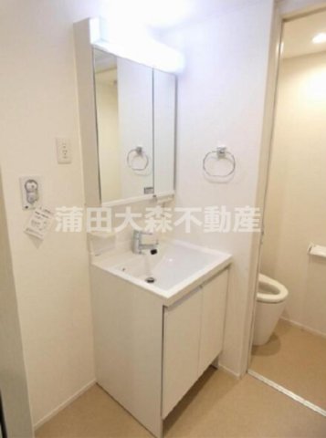 洗面設備　洗面脱衣所　2面鏡の独立洗面台