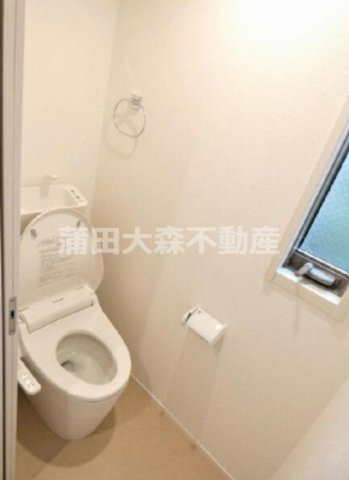 トイレ　温水洗浄便座付きのトイレ