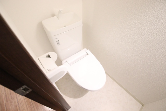 トイレ　※別室の参考写真の為、現況優先です。