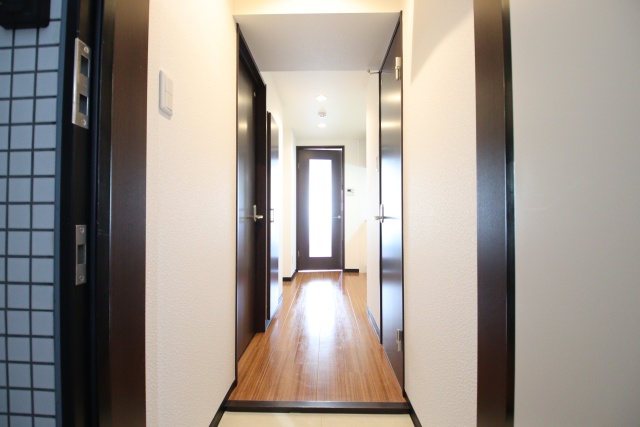 玄関　※別室の参考写真の為、現況優先です。