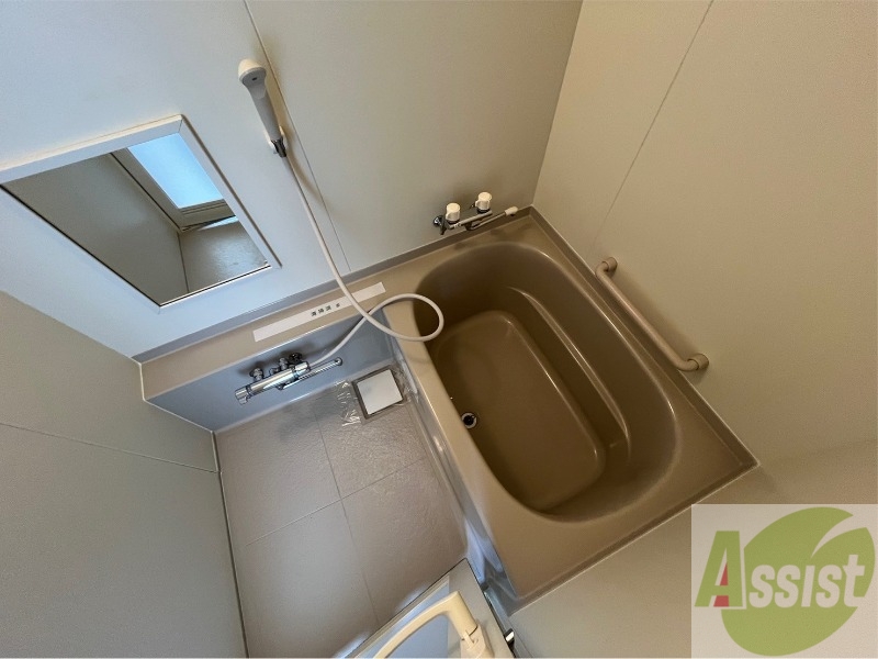 バス・シャワールーム　お風呂になります。一日の疲れを癒してくださいね。