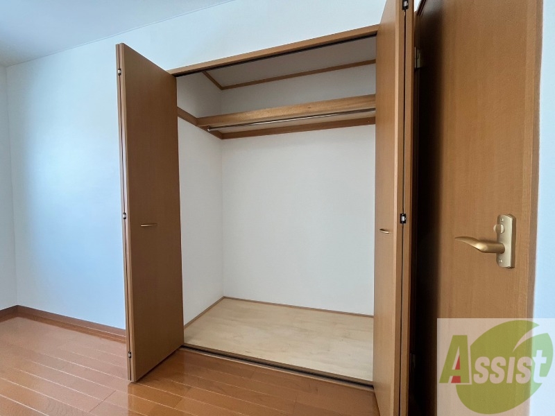 収納　寝室の収納です。部屋がすっきり片付きます。