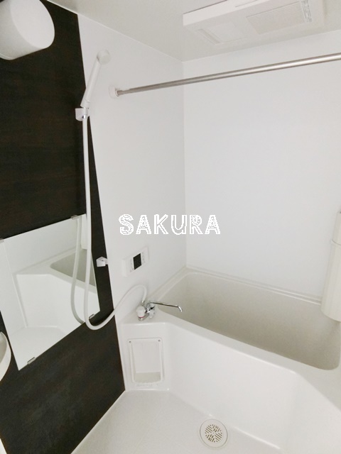 バス・シャワールーム　雨の日でも安心の浴室乾燥機付きです♪