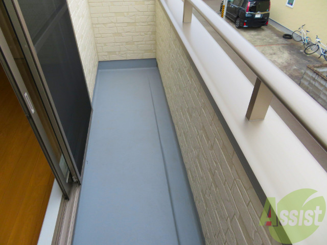 バルコニー　バルコニーは幅があり、広い印象を受けました。