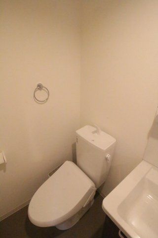 トイレ　エクスフォート板橋　板橋区板橋３