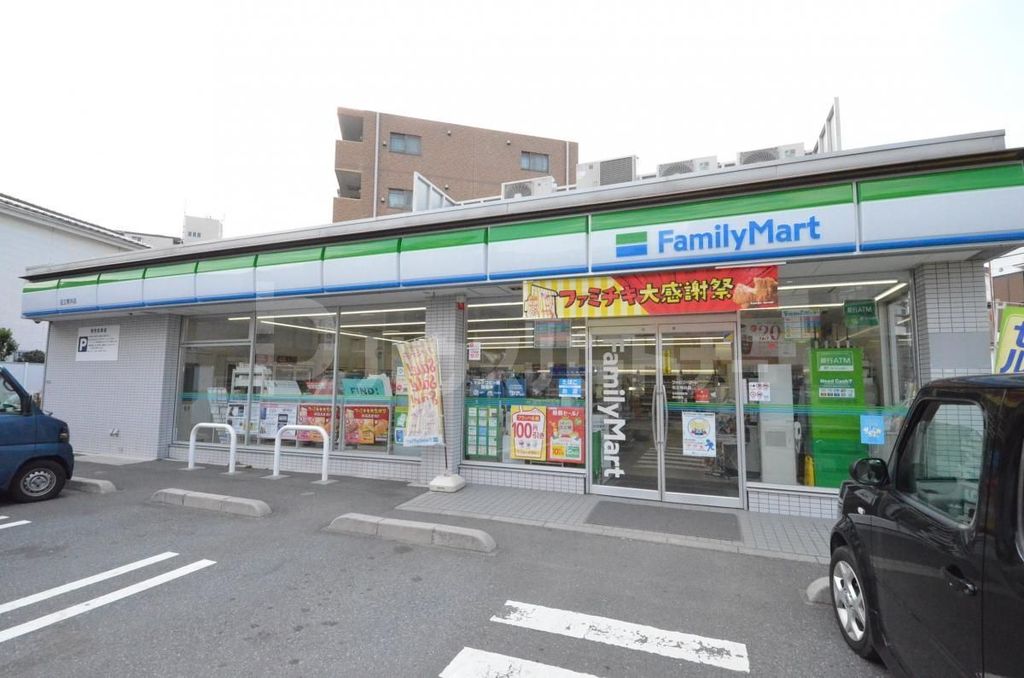 コンビニ　ファミリーマート足立青井店（コンビニ）まで130m