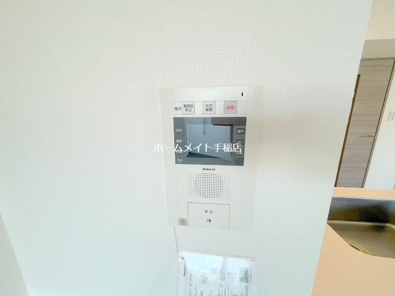 セキュリティ　モニター付きインターホンで安心です♪