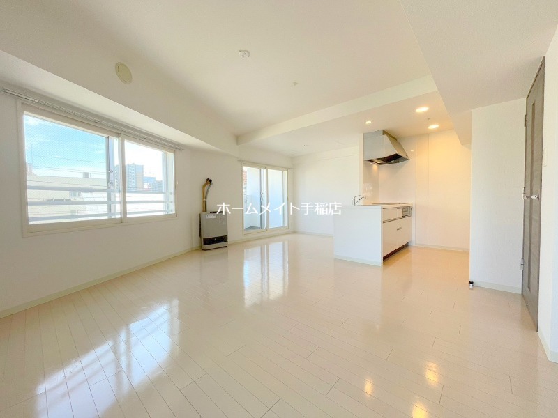 居室・リビング　明るく広々リビングスペース♪