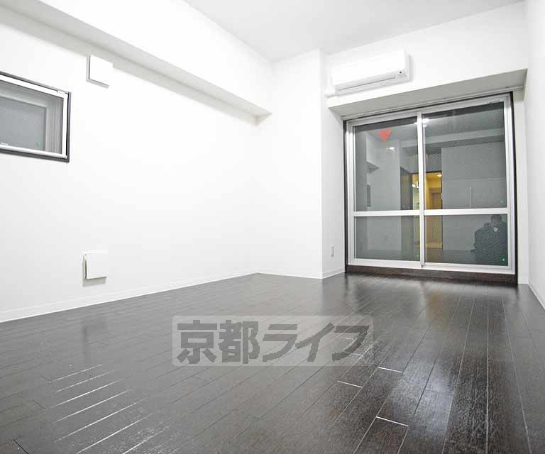 居室・リビング　広い室内です。