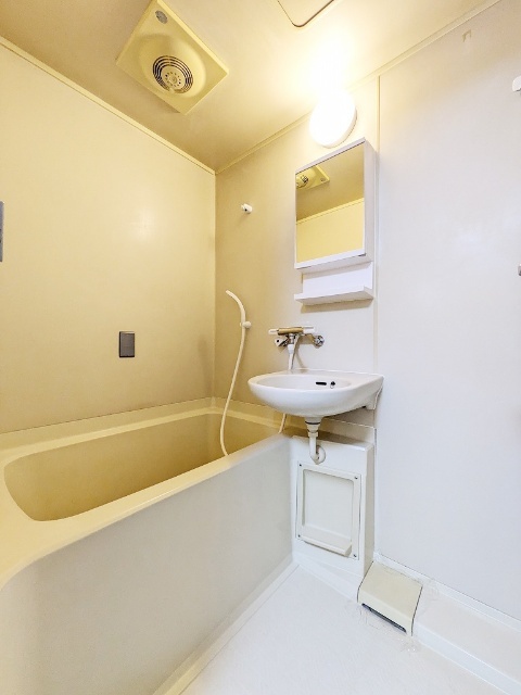 バス・シャワールーム　バス・トイレ別