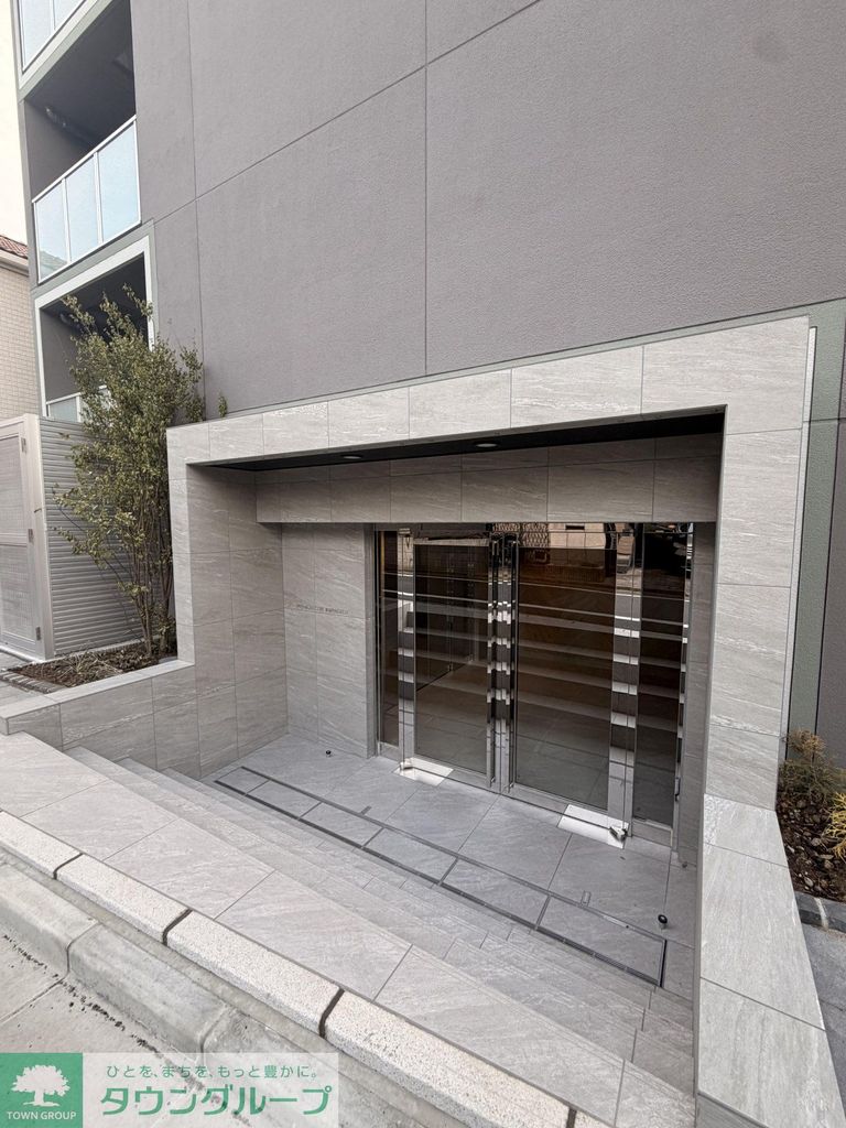 エントランス　お部屋探しはタウンハウジングへ♪