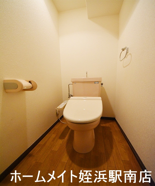 トイレ　★嬉しい設備、ウォシュレット付き★参考写真