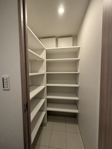 玄関　写真は同タイプ住居です