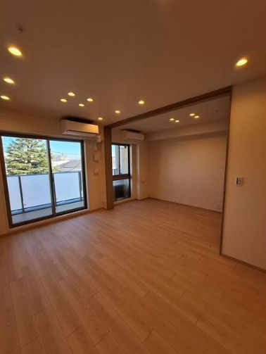 居室・リビング　写真は同タイプ住居です