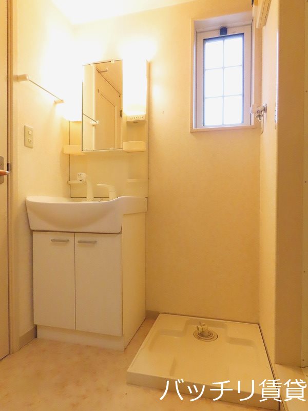 洗面設備　別号室の画像。現況優先。