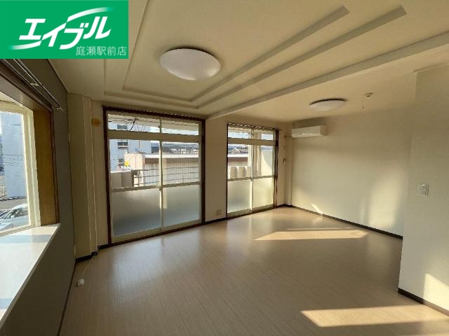 居室・リビング　リビング