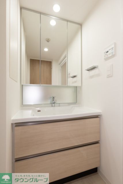 洗面設備　※写真は同タイプ住戸です。