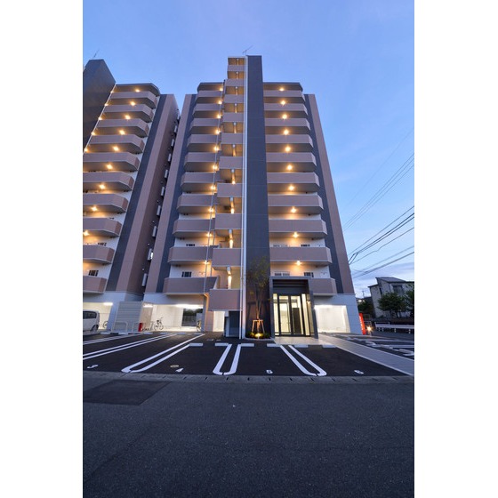 建物外観　夜は雰囲気が変わります