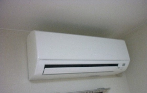その他　エアコン付き