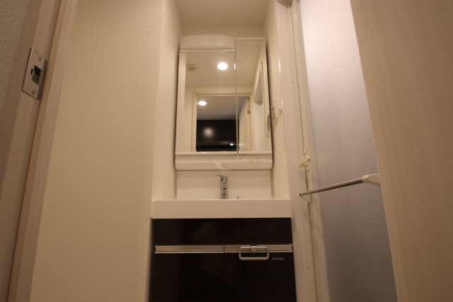 洗面設備　※別号室の参考写真、現況優先※