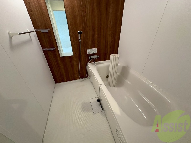 バス・シャワールーム　お風呂になります。一日の疲れを癒してくださいね。