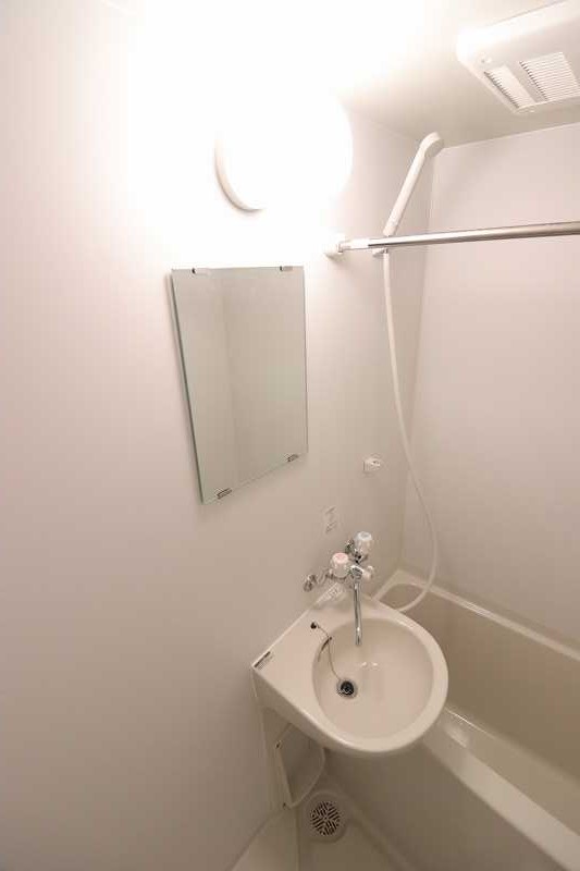 洗面設備　※同物件、別部屋のお写真となります。