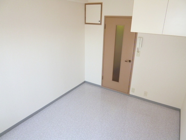 居室・リビング　南向き、陽当たり良好！