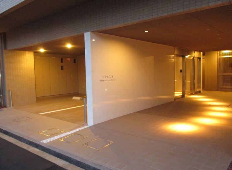 エントランス　★落ち着きのあるデザインのエントランス★