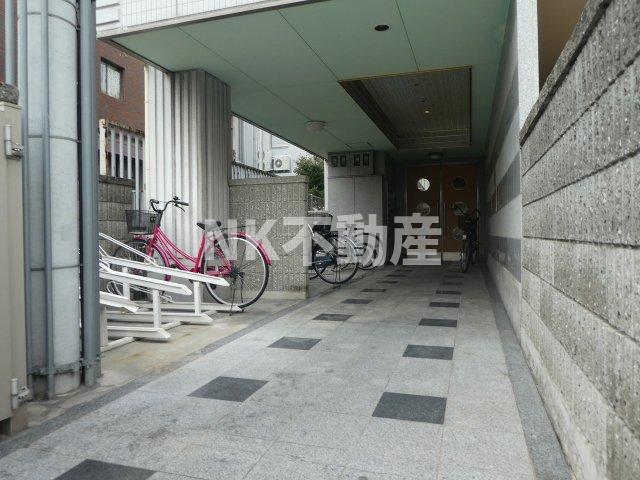 エントランス　建物の内部です