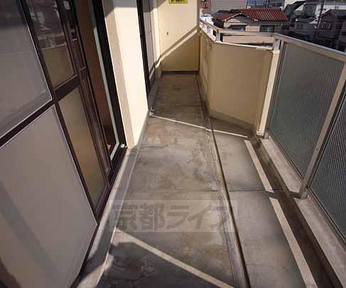 バルコニー　ベランダも広いですよ。