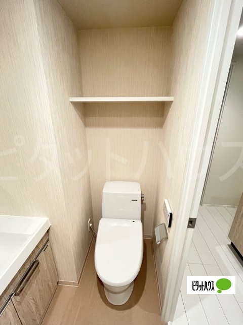 トイレ　温水洗浄便座