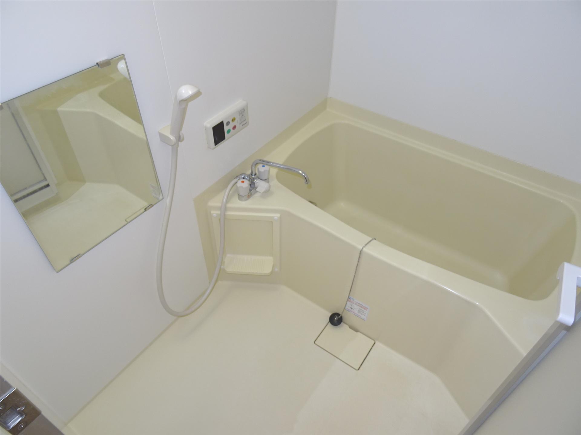 バス・シャワールーム　追い焚き付きのくつろげるお風呂です♪
