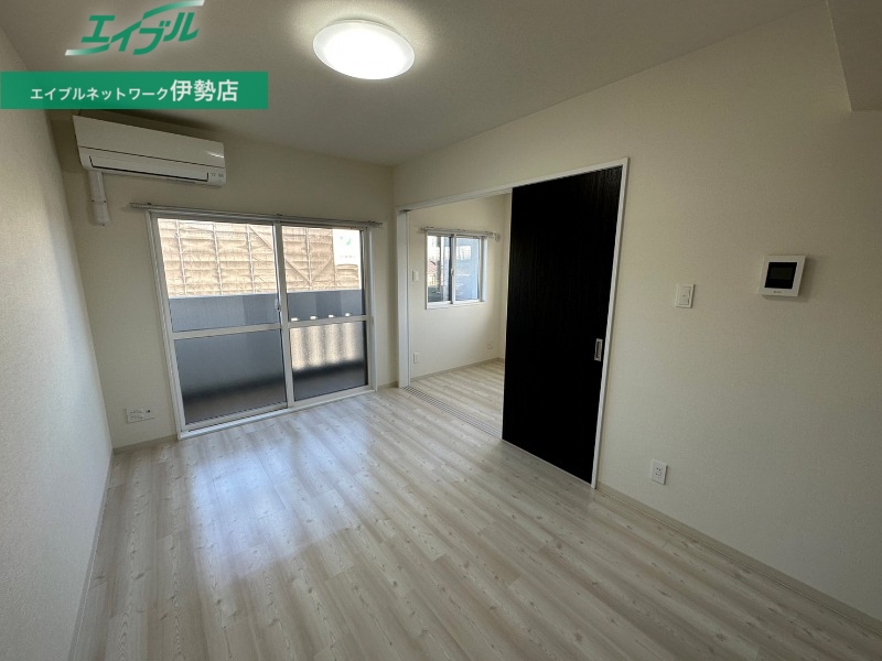 居室・リビング　同型参考写真