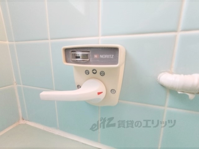 その他設備　給湯器リモコン