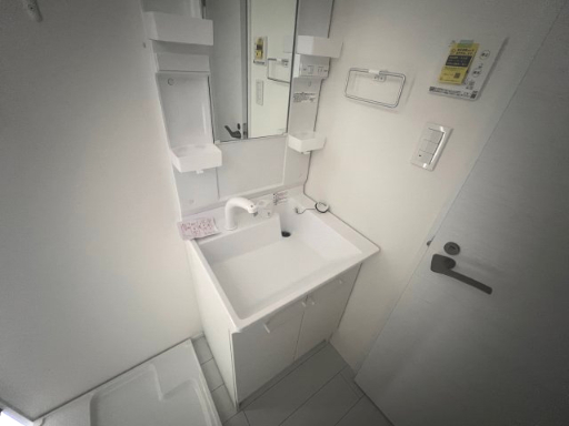洗面設備　脱衣スペースもあります