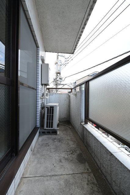 エントランス　落ち着いたエントランスです