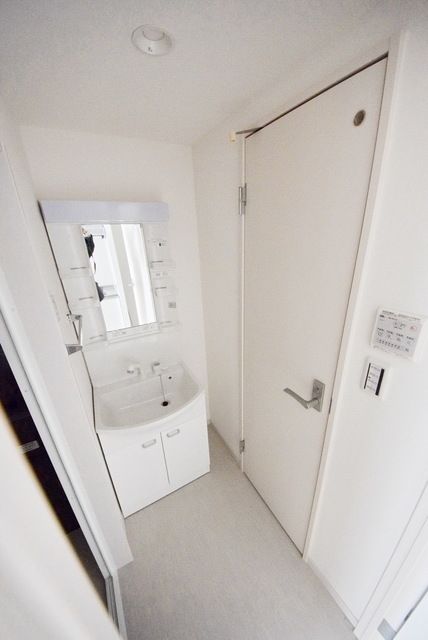 洗面設備　★独立洗面台付きの洗面所です★