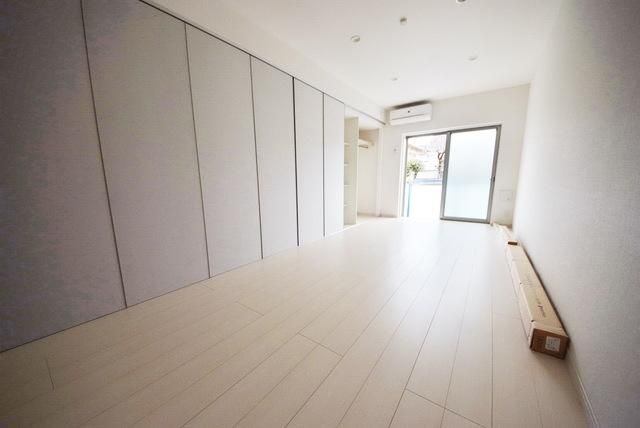 居室・リビング　★９．５帖の洋室です★