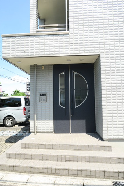 エントランス　エントランス部分（オートロック付き）