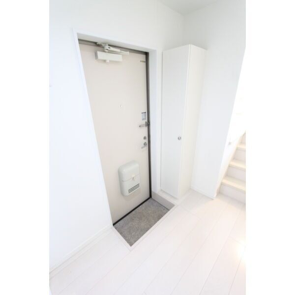 玄関　※同タイプの写真です。