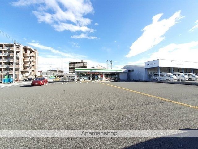 コンビニ　ファミリーマート　高知仲田町店（コンビニ）まで31m