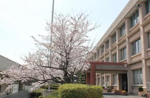 中学校　華西中学校（中学校）まで1200m