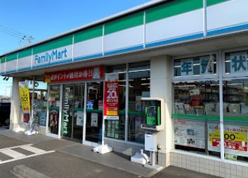 コンビニ　ファミリーマート 平塚真土店（コンビニ）まで504m
