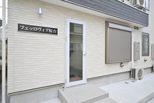 エントランス　建物の内部です