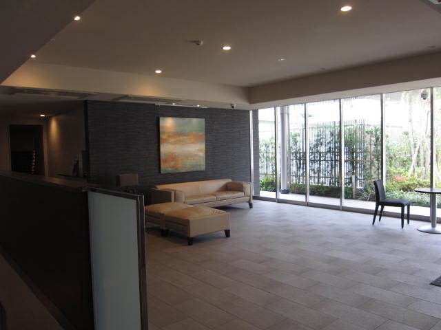 エントランス　ゆとりのあるエントランスです