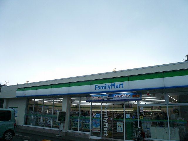 コンビニ　ファミリーマート都城鷹尾店（コンビニ）まで400m