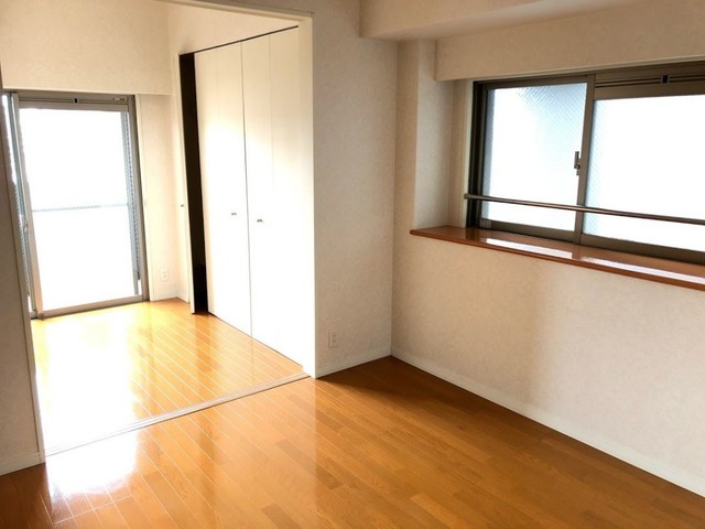 その他部屋・スペース　人気の角部屋♪出窓付き！！